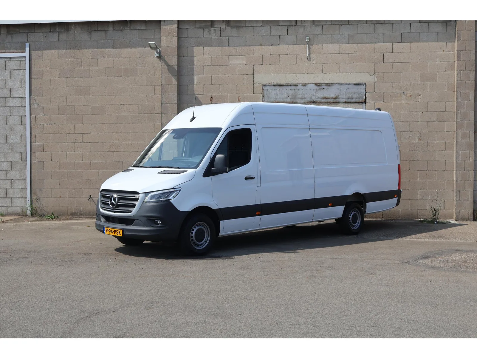 Mercedes-Benz Sprinter (2024) — foto 1
