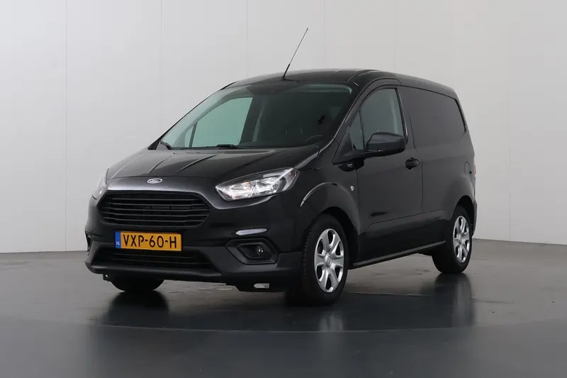 Ford Transit Courier (2023)