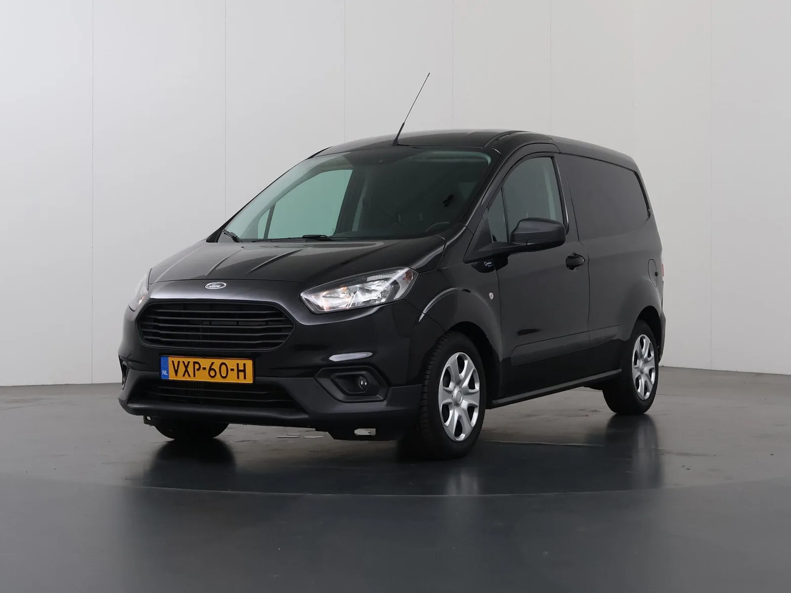 Ford Transit Courier (2023) — foto 1