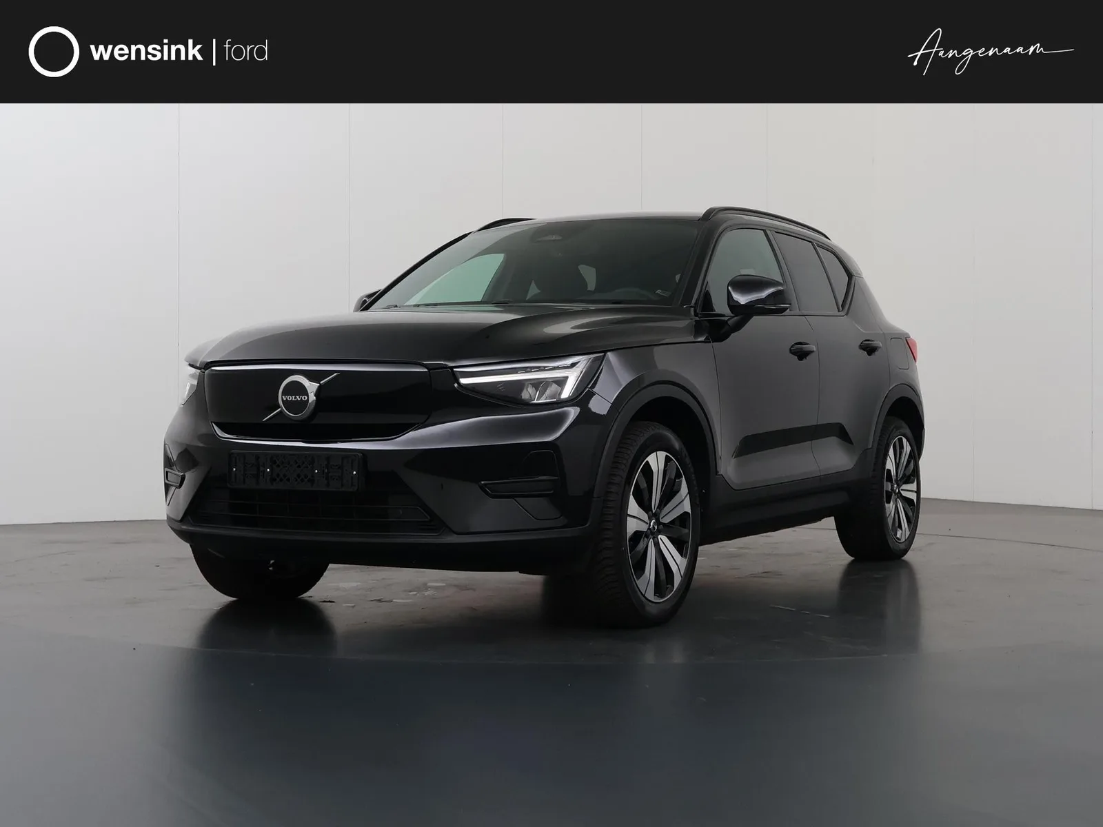 Volvo XC40 (2024) — foto 1