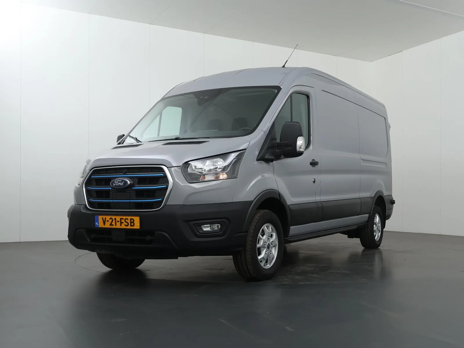 Ford E-Transit (2024) — foto 1