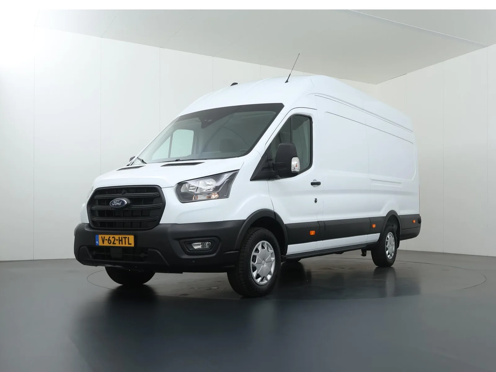 Ford Transit (2024) — foto 1
