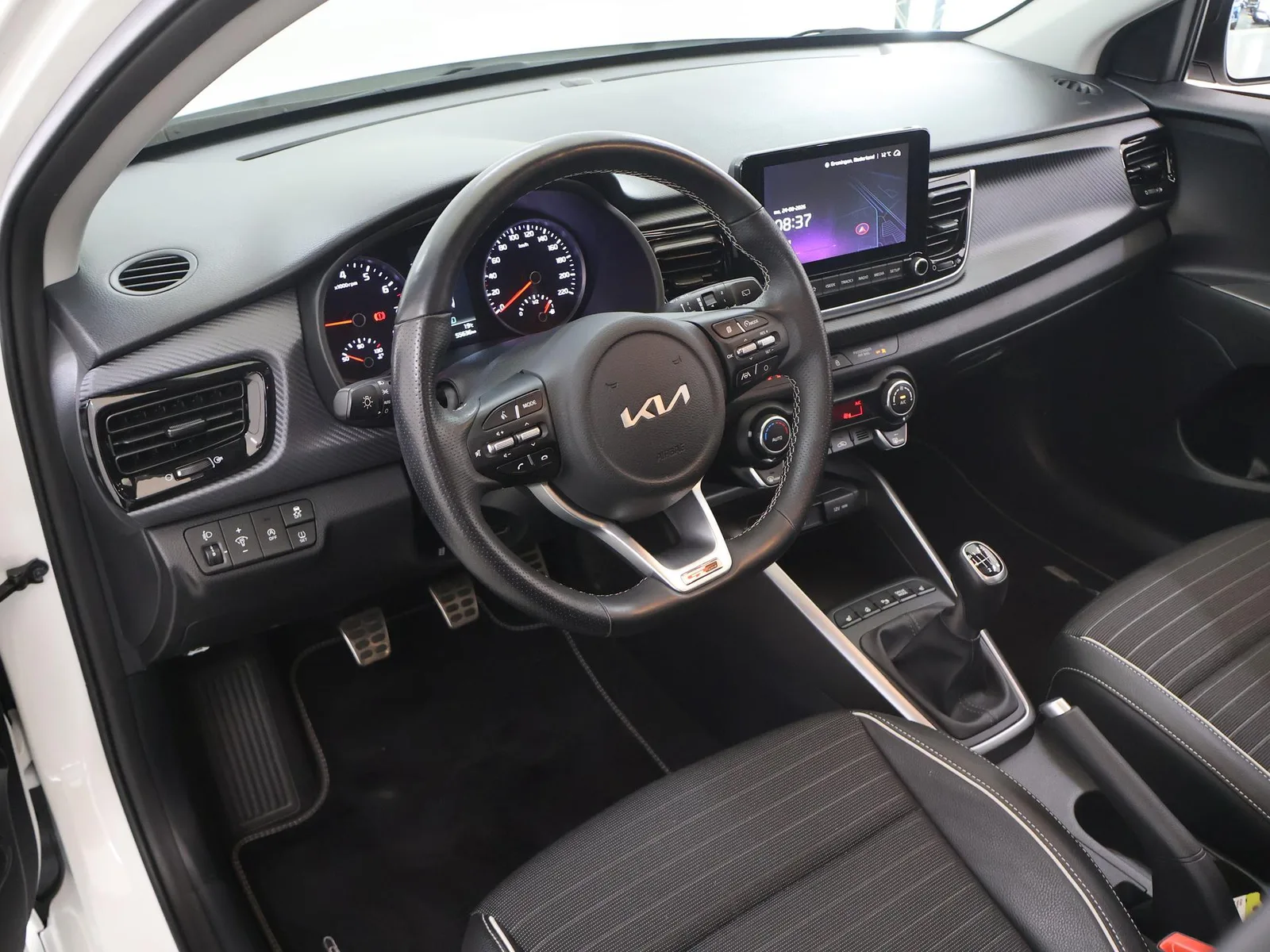 Kia Rio (2023) — foto 1