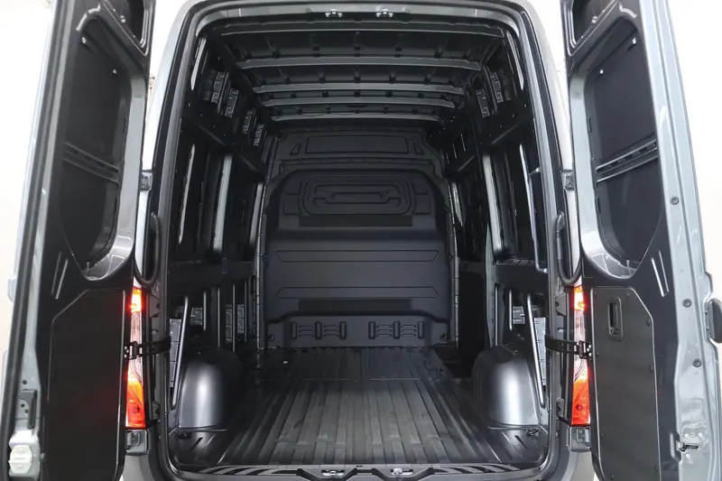 Mercedes-Benz Sprinter (2024)