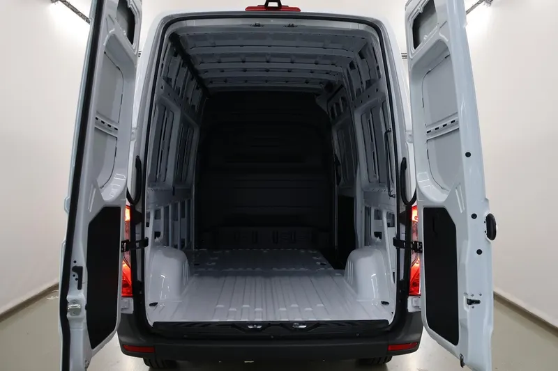 Mercedes-Benz Sprinter (2024)