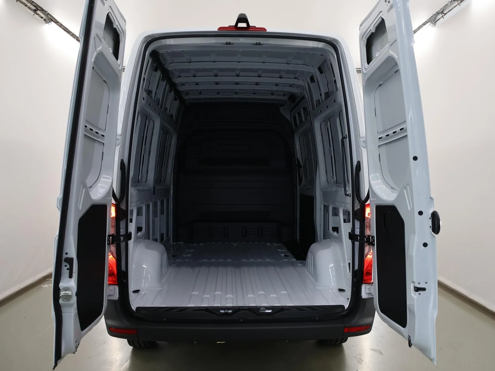 Mercedes-Benz Sprinter (2024) — foto 1