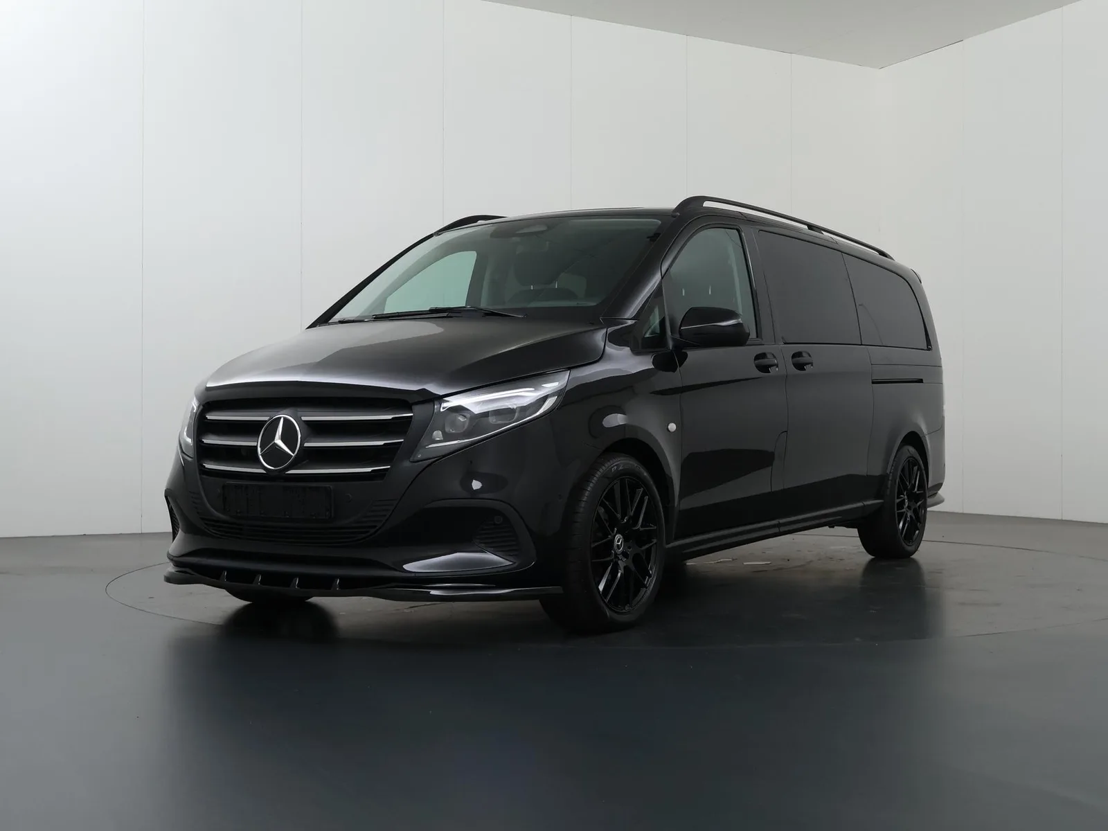 Mercedes-Benz Vito (2024) — foto 1
