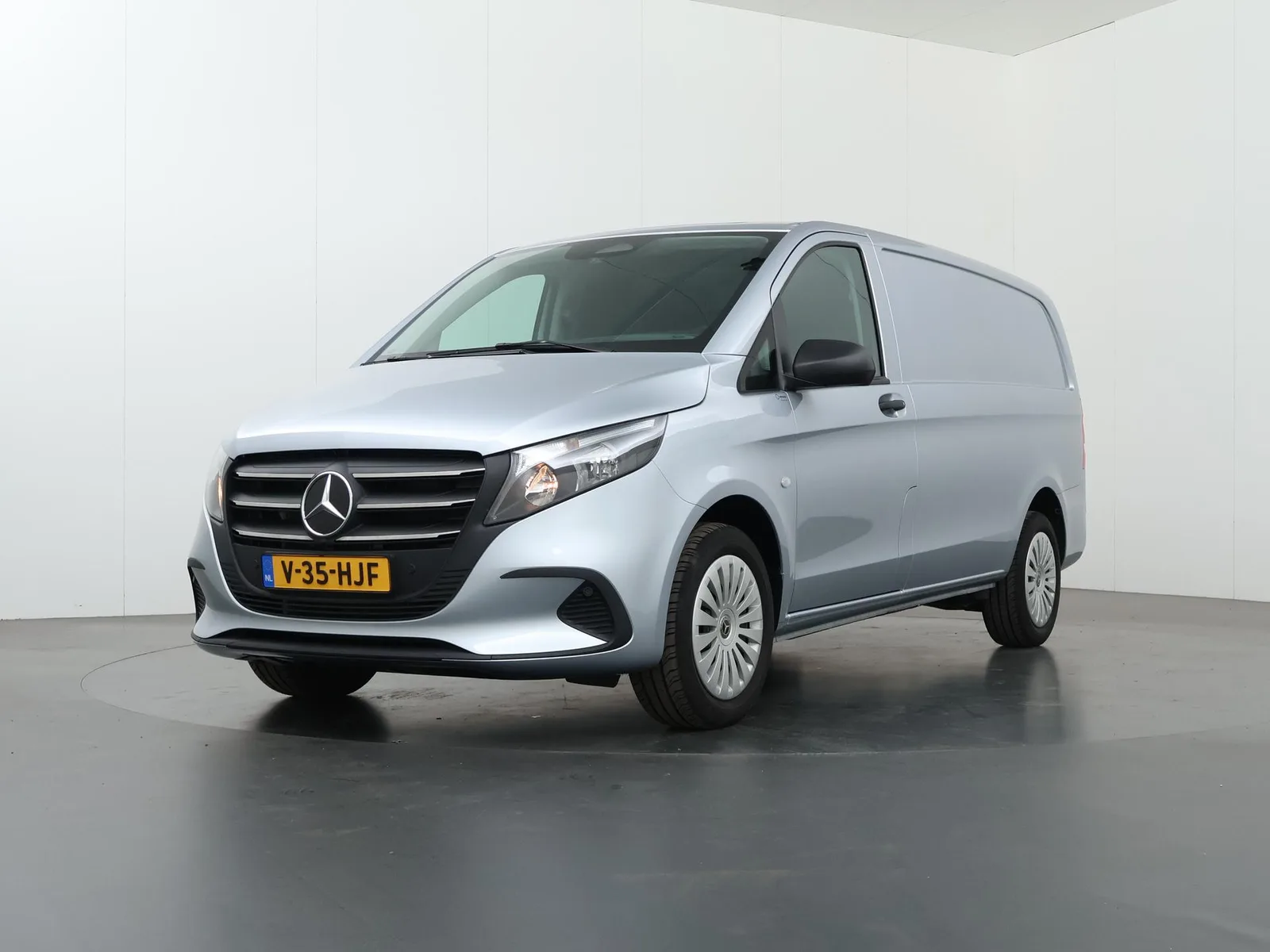 Mercedes-Benz Vito (2024) — foto 1