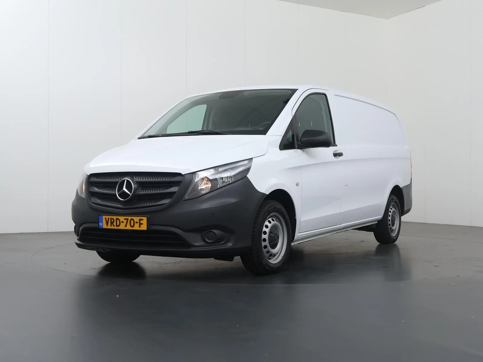 Mercedes-Benz Vito (2023) — foto 1