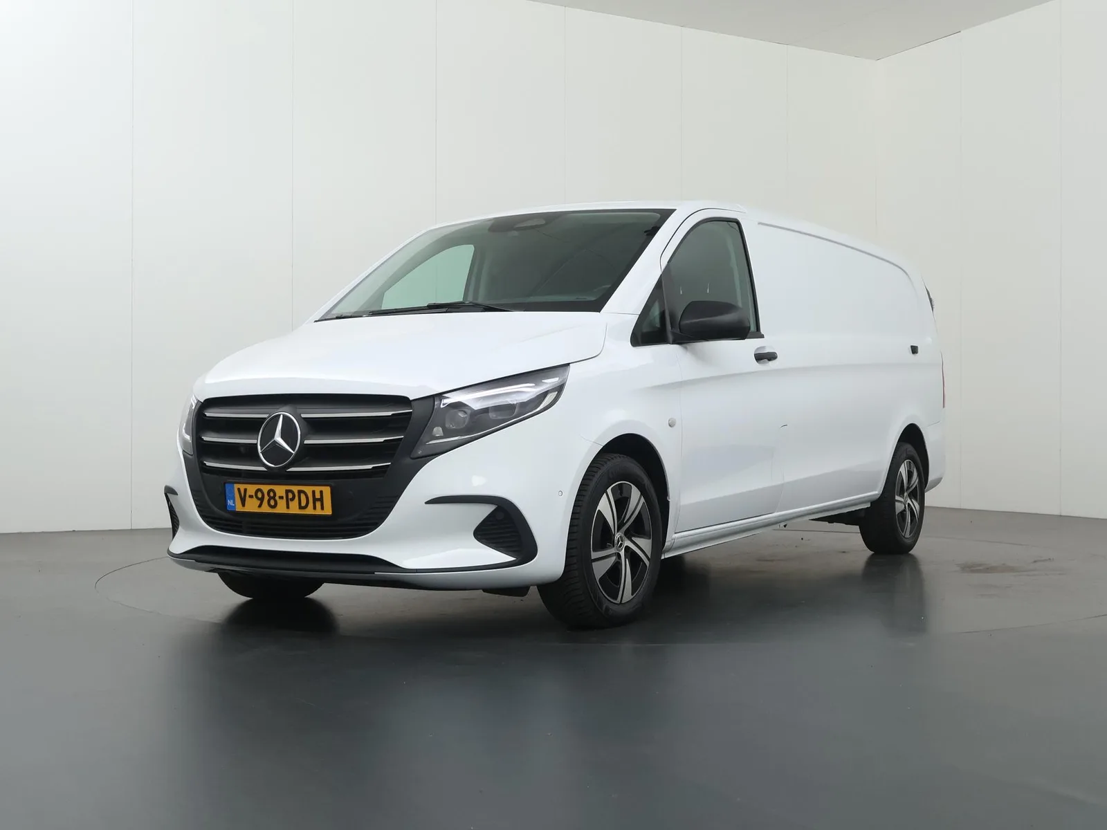 Mercedes-Benz Vito (2024) — foto 1