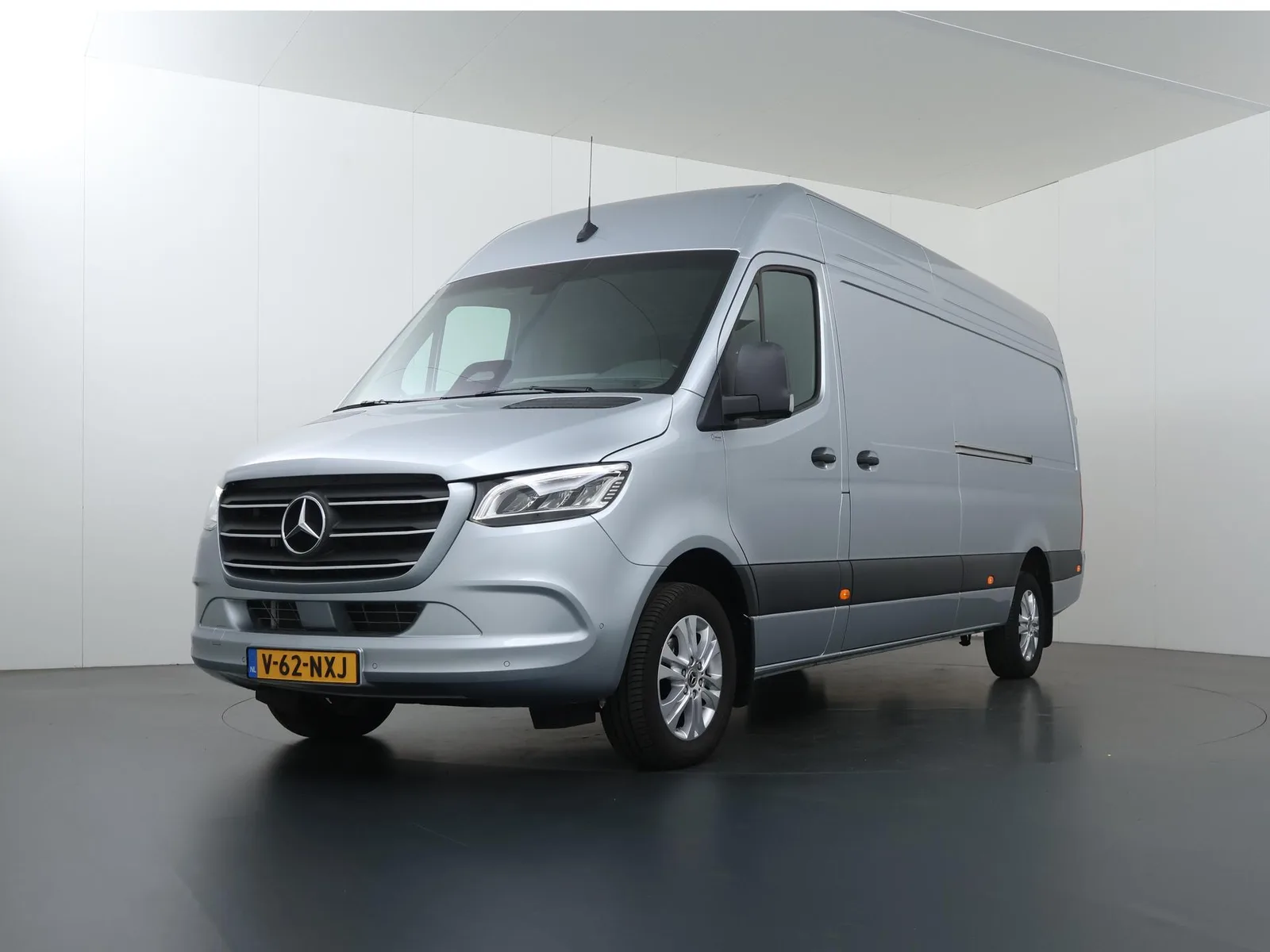 Mercedes-Benz Sprinter (2024) — foto 1