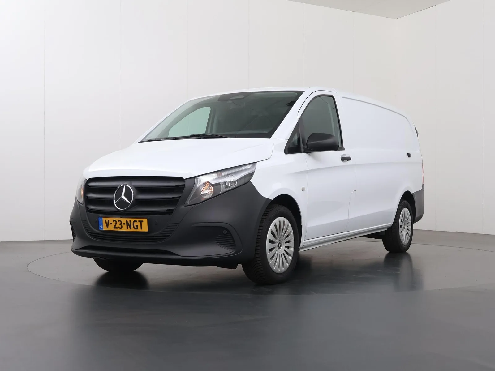 Mercedes-Benz Vito (2024) — foto 1