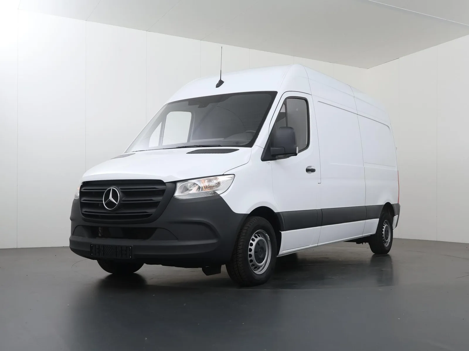 Mercedes-Benz Sprinter (2024) — foto 1