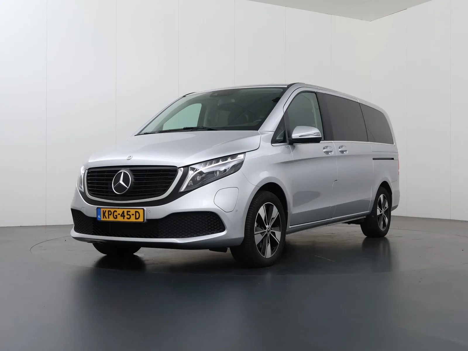 Mercedes-Benz EQV (2025) — foto 1