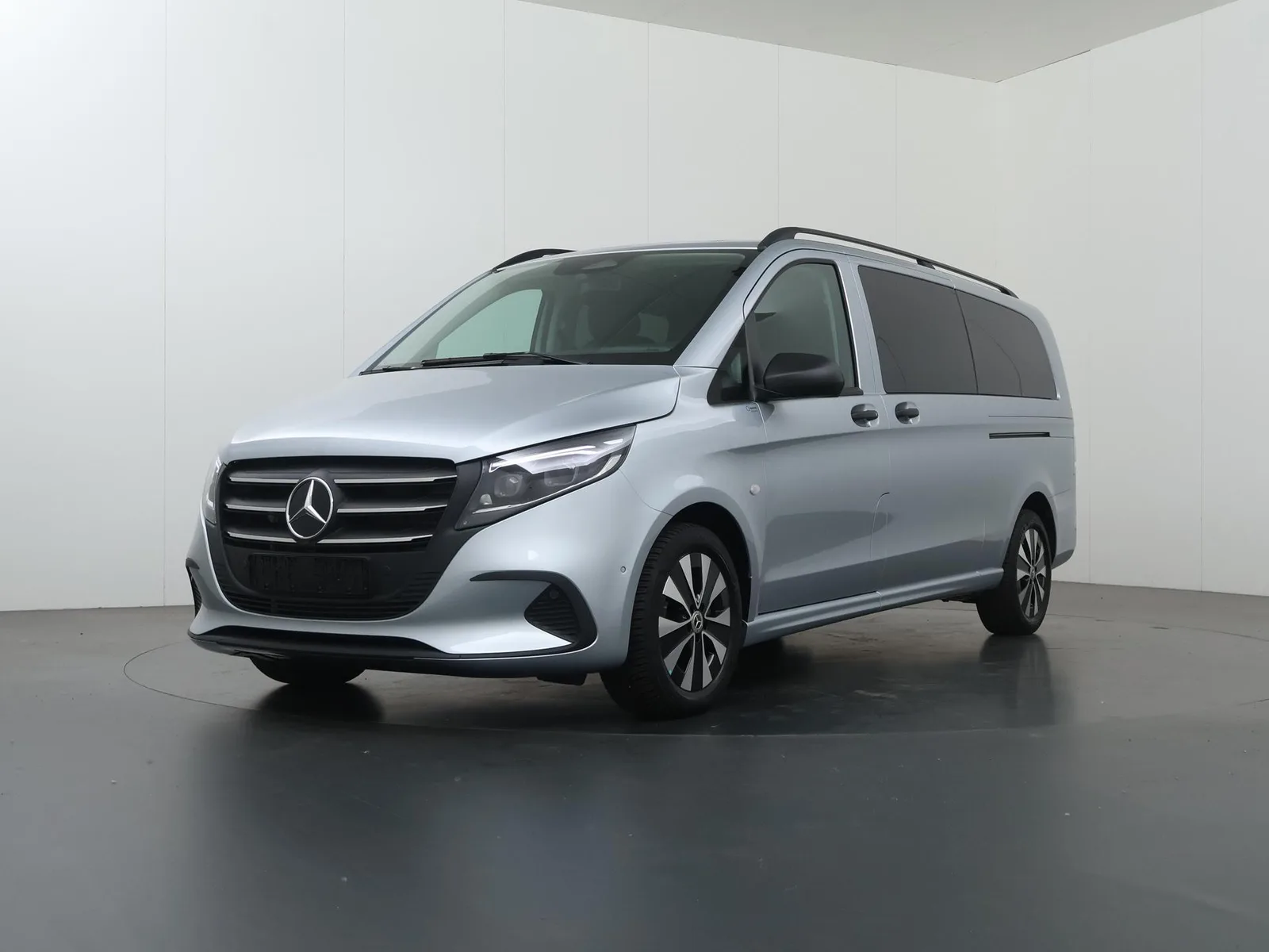 Mercedes-Benz Vito (2024) — foto 1