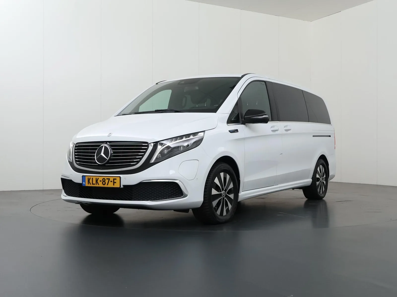 Mercedes-Benz EQV (2021) — foto 1