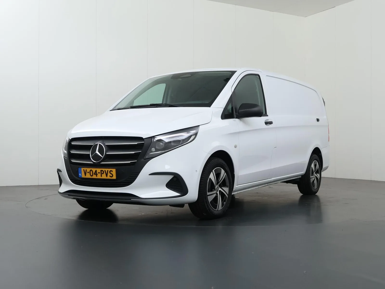 Mercedes-Benz Vito (2024) — foto 1