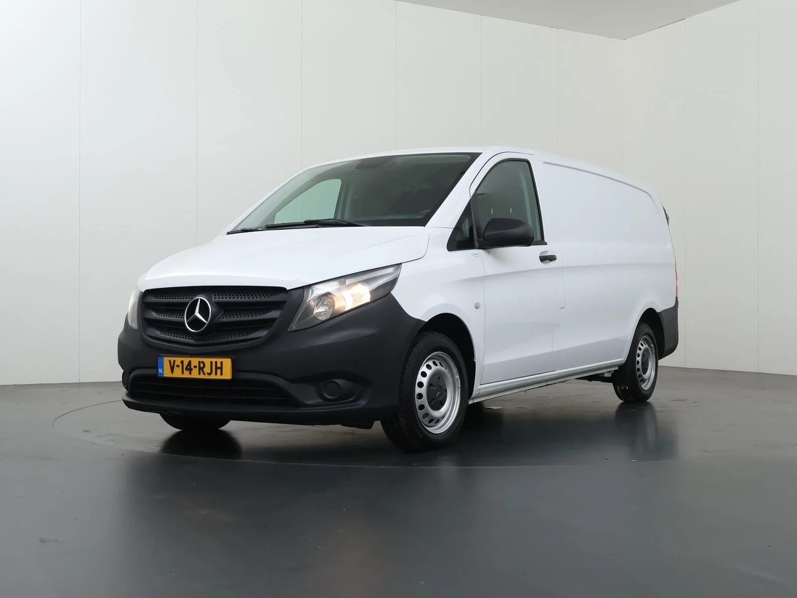 Mercedes-Benz Vito (2024) — foto 1