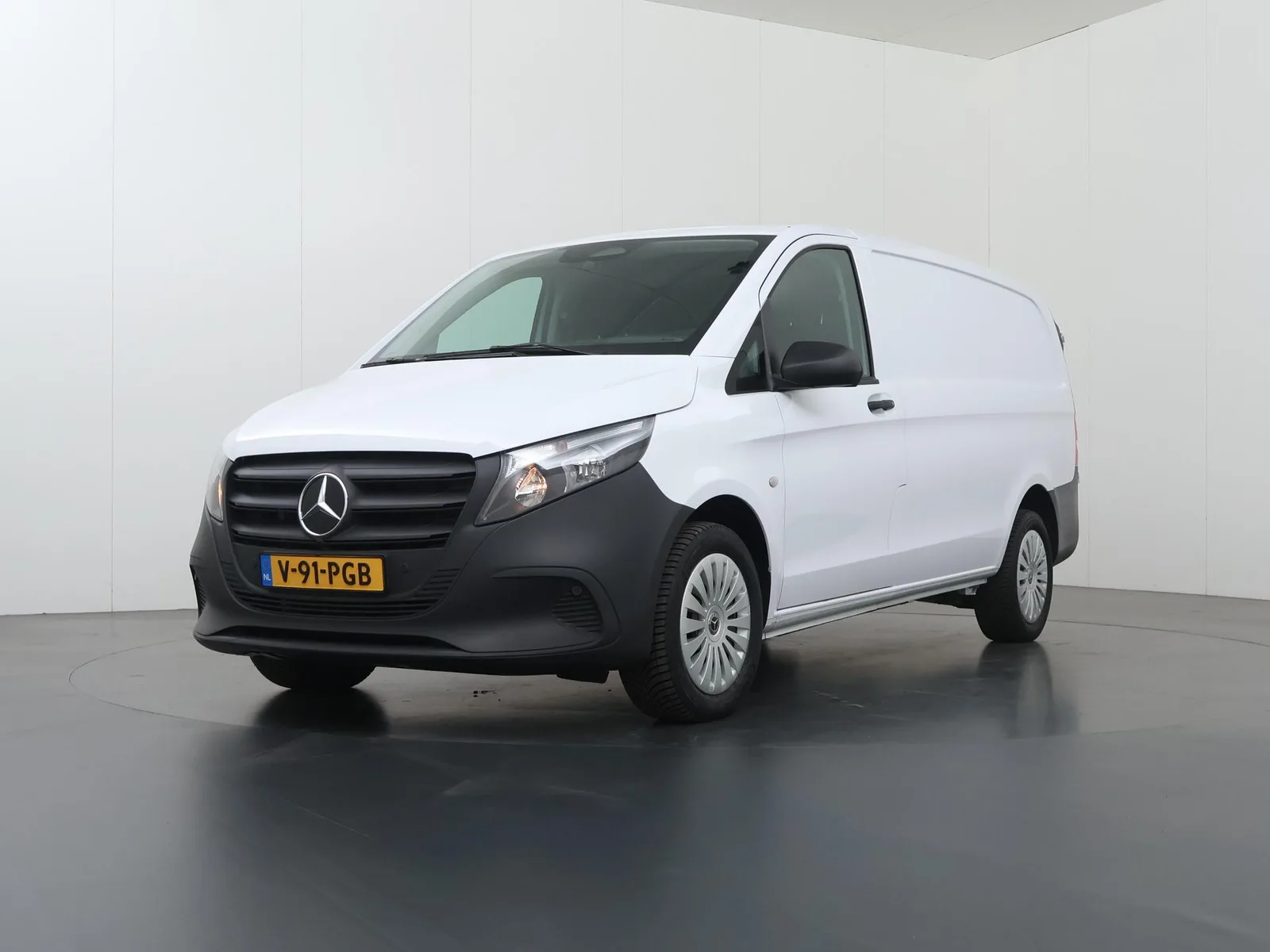 Mercedes-Benz Vito (2024) — foto 1