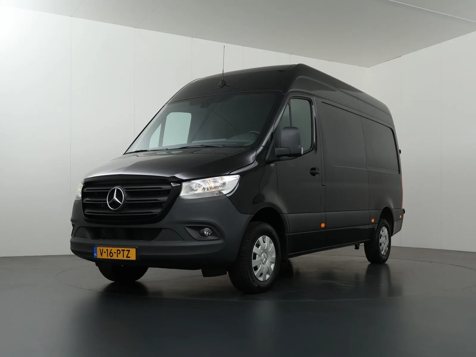 Mercedes-Benz Sprinter (2023) — foto 1