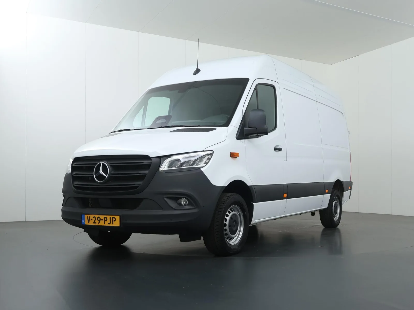 Mercedes-Benz Sprinter (2024) — foto 1