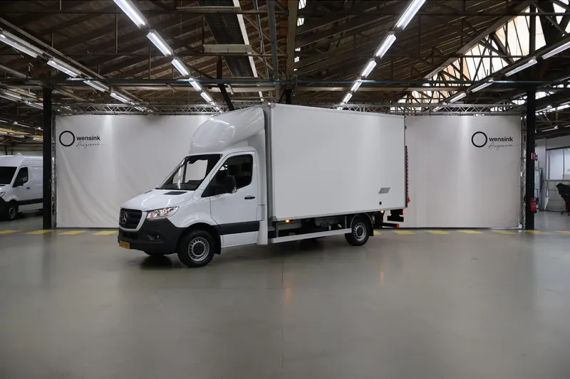 Mercedes-Benz Sprinter (2023)