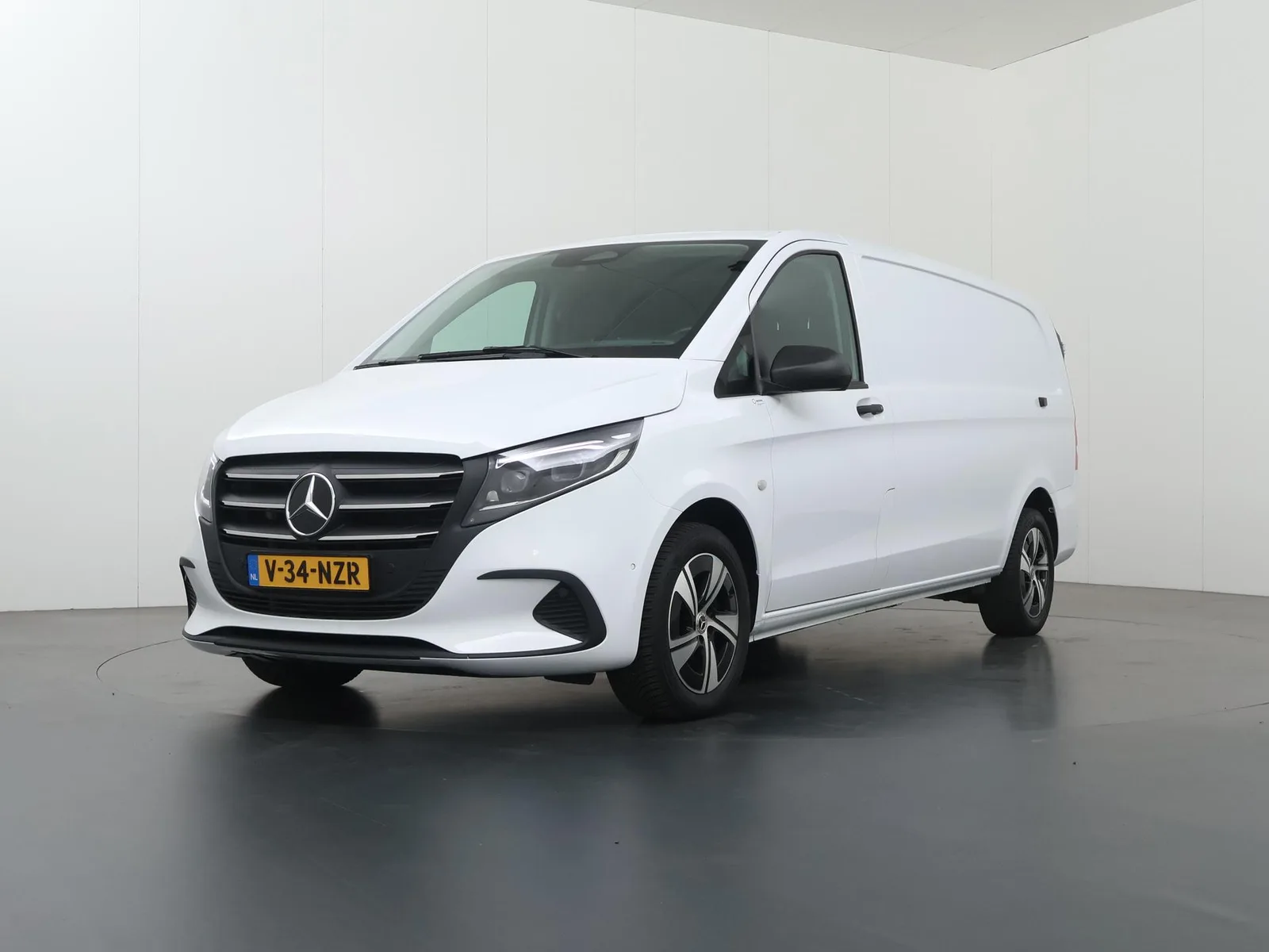 Mercedes-Benz Vito (2024) — foto 1