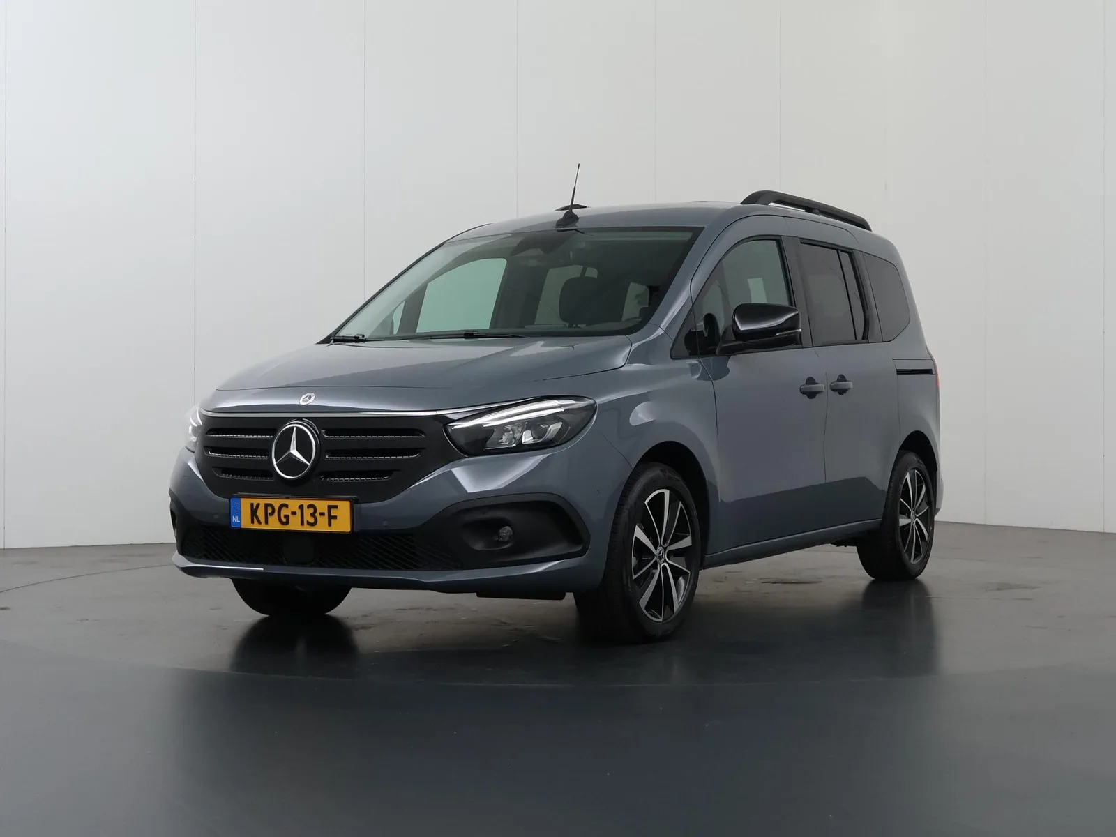 Mercedes-Benz EQT (2025) — foto 1