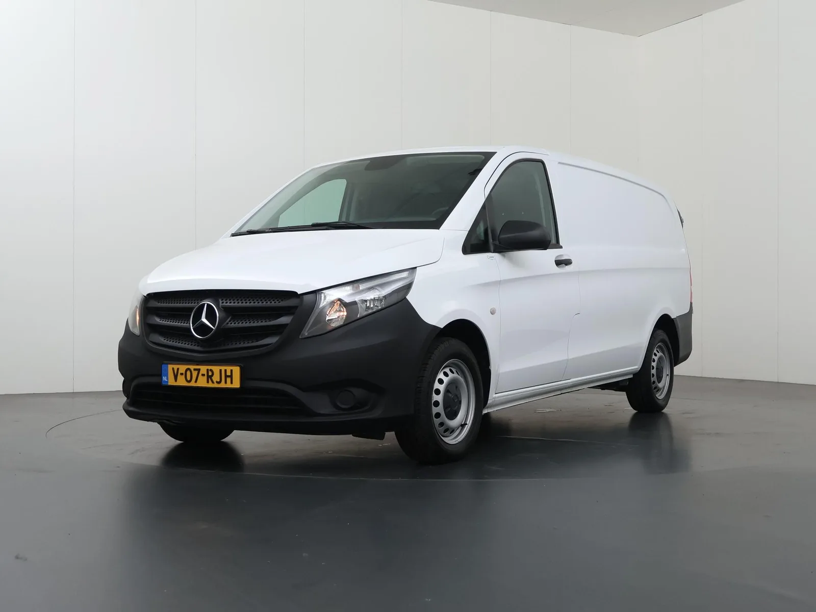 Mercedes-Benz Vito (2024) — foto 1