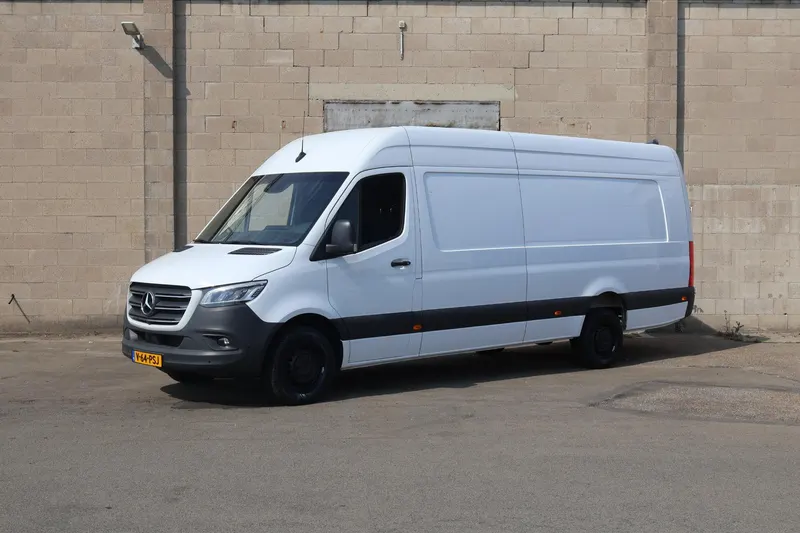 Mercedes-Benz Sprinter (2024)