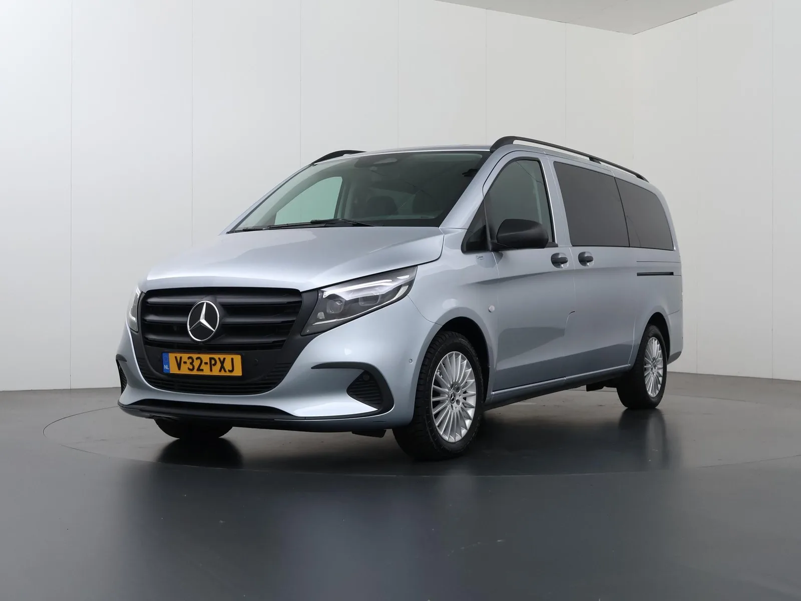 Mercedes-Benz Vito (2024) — foto 1