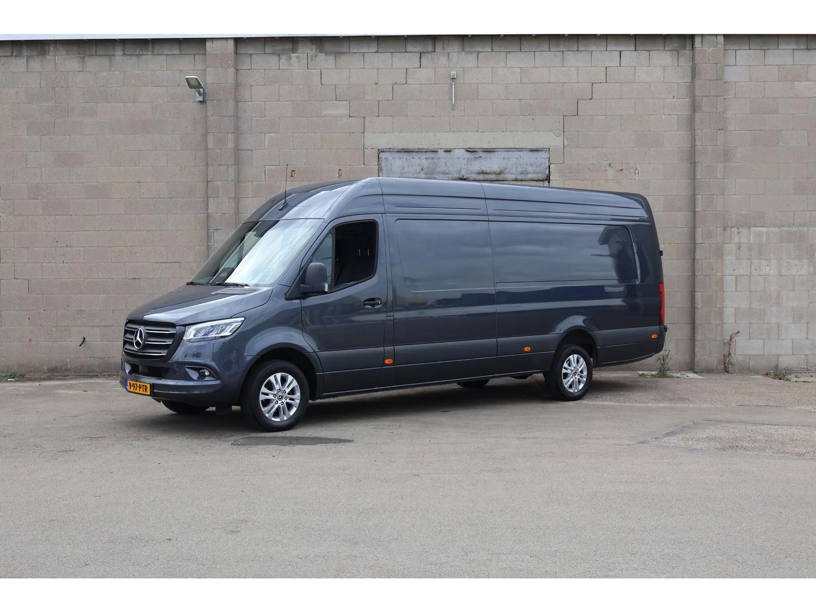 Mercedes-Benz Sprinter (2024) — foto 1