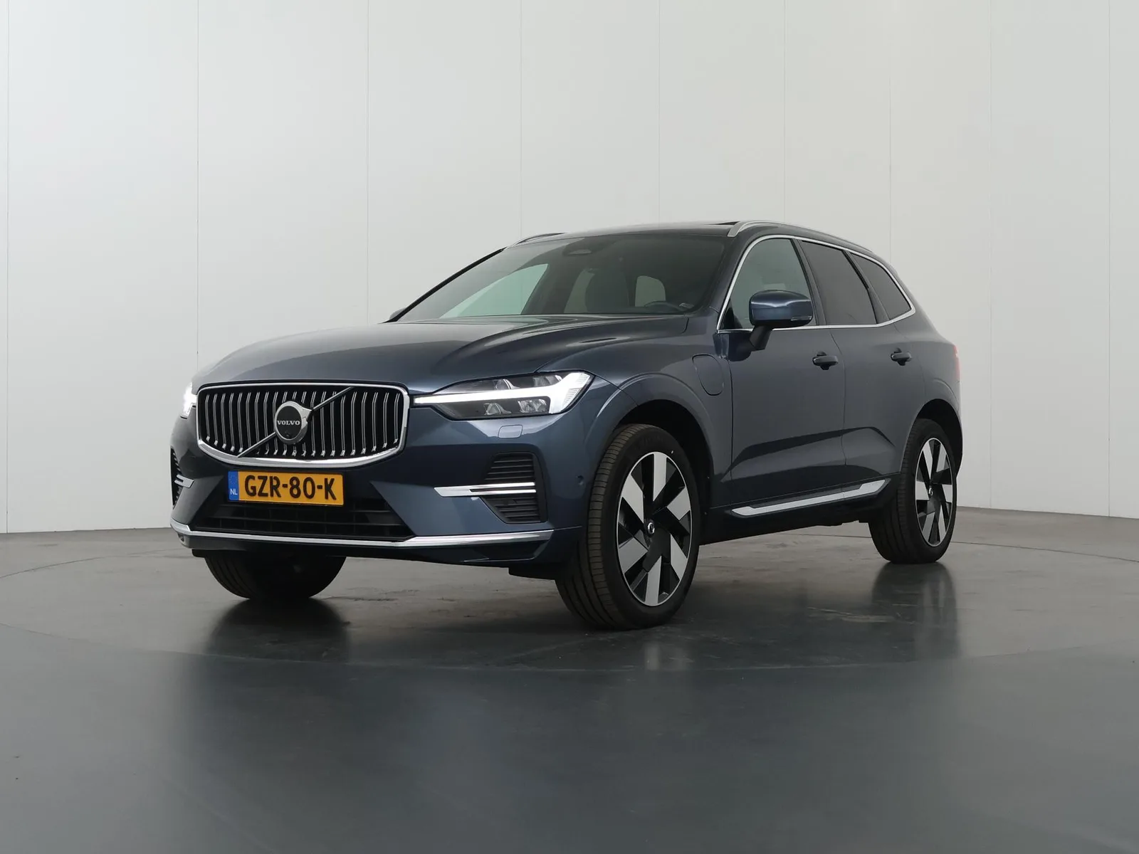 Volvo XC60 (2024) — foto 1