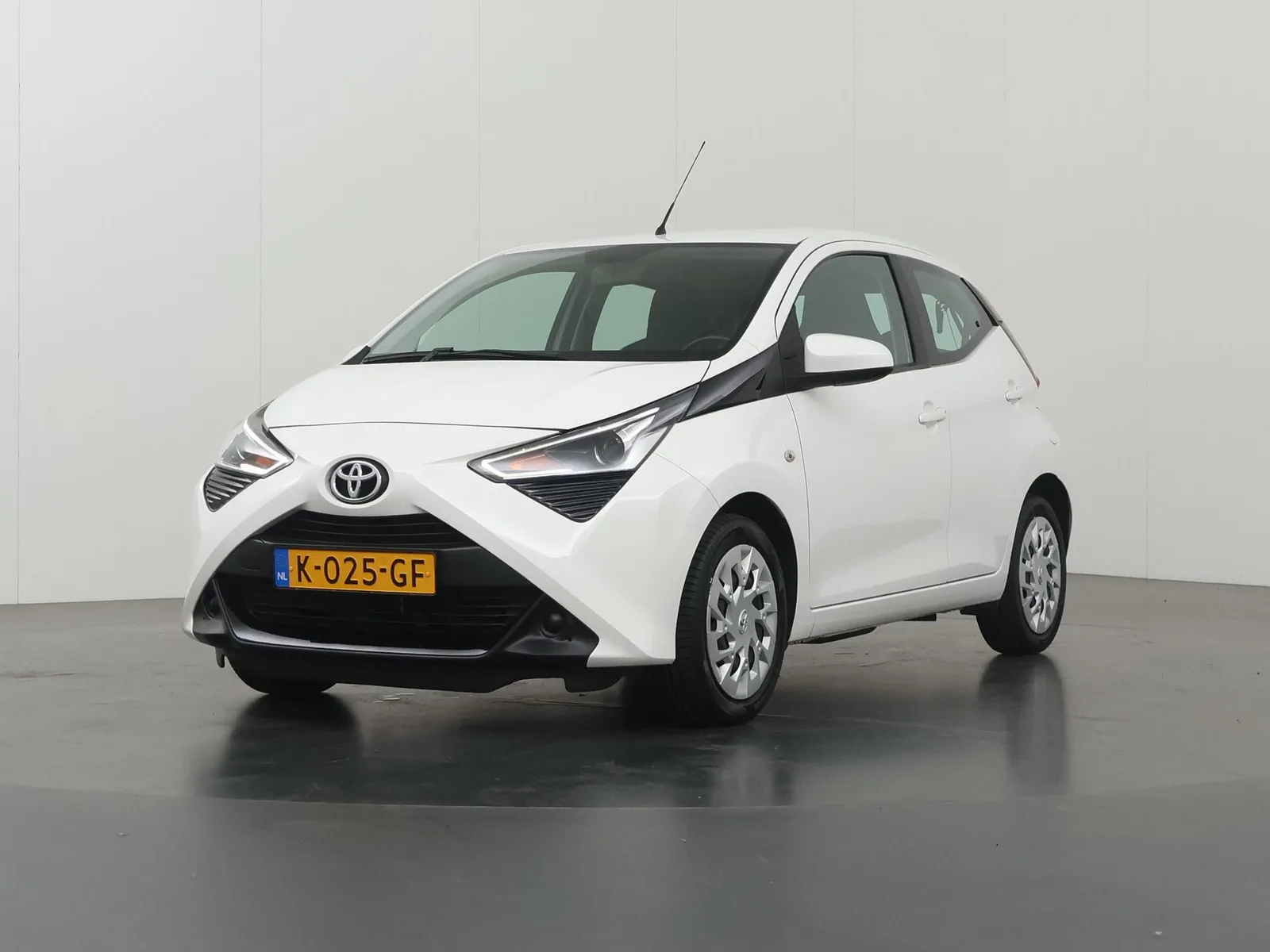 Toyota Aygo (2020) — foto 1