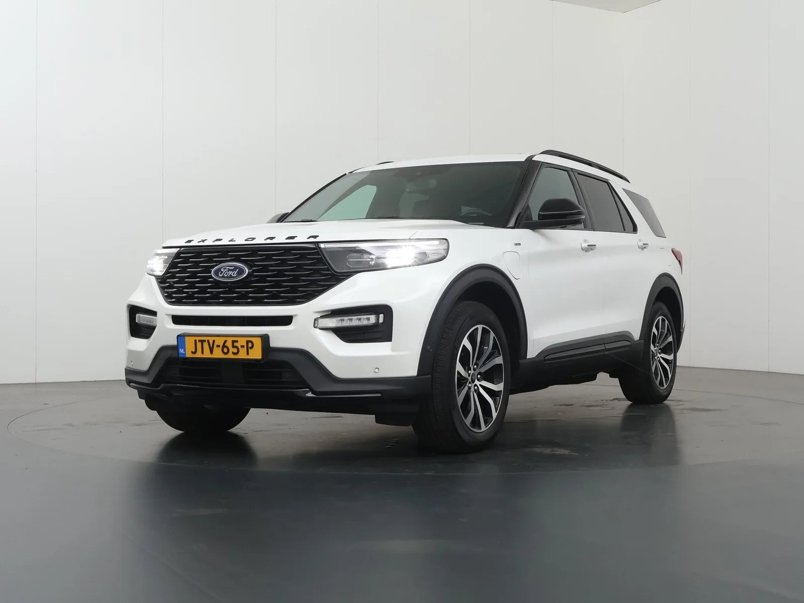 Ford Explorer (2021) — foto 1