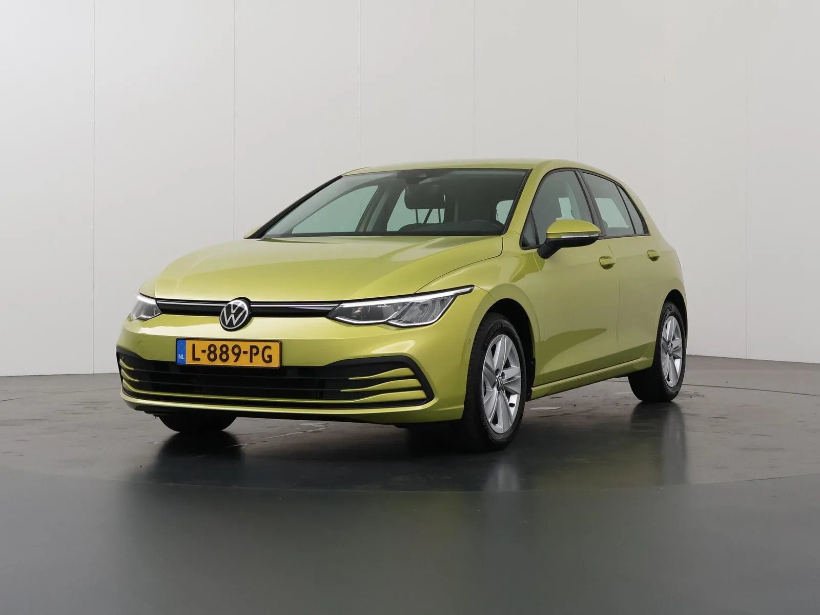 Volkswagen Golf (2021) — foto 1