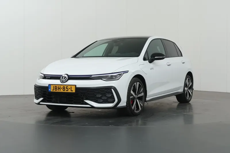 Volkswagen Golf (2024)