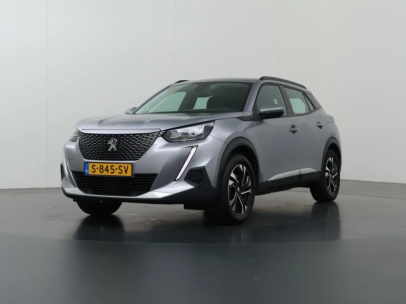 Peugeot e-2008 (2020) — foto 1
