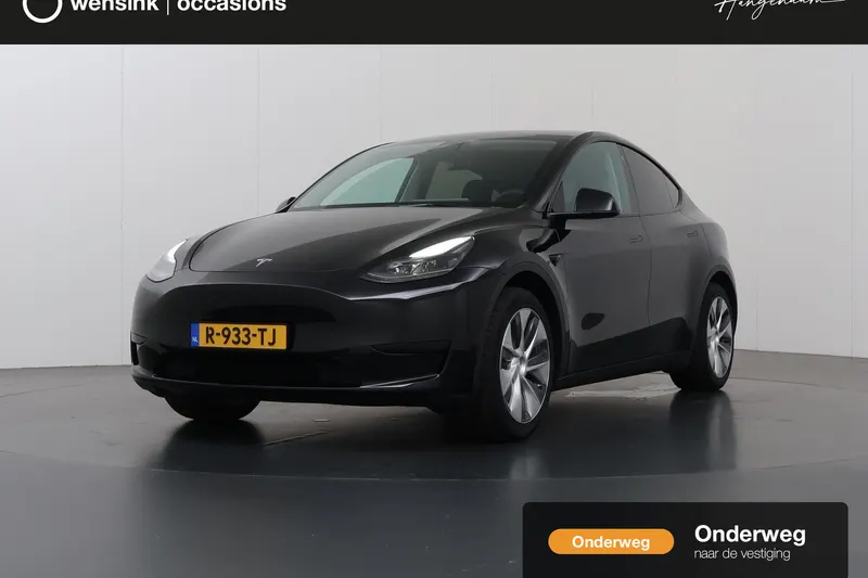 Tesla Model Y (2022)