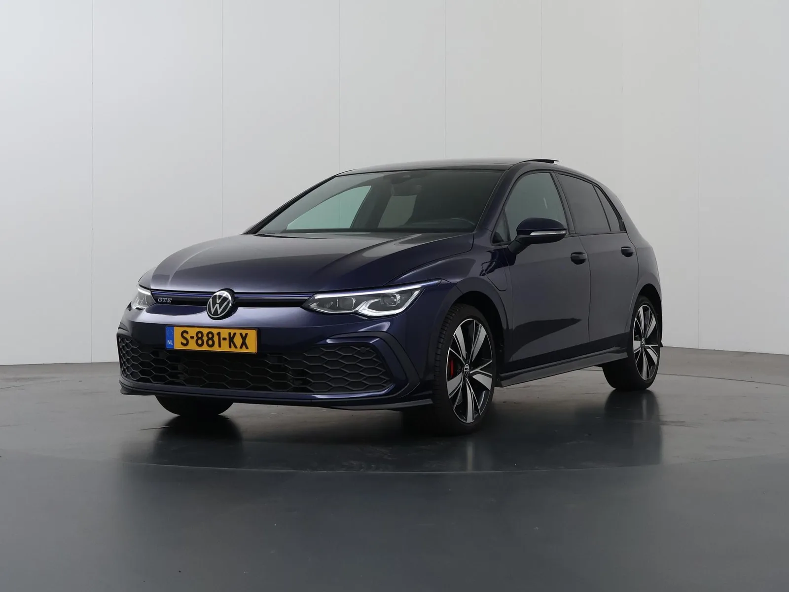 Volkswagen Golf (2021) — foto 1