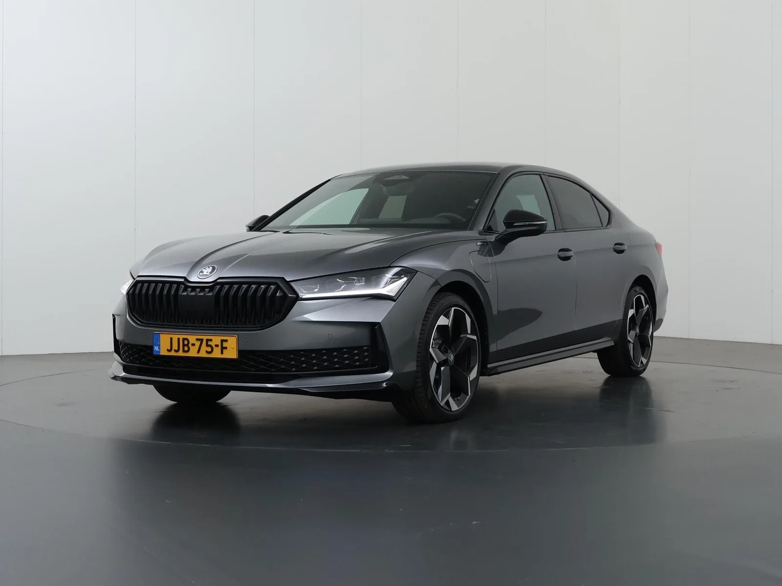 Škoda Superb (2025) — foto 1