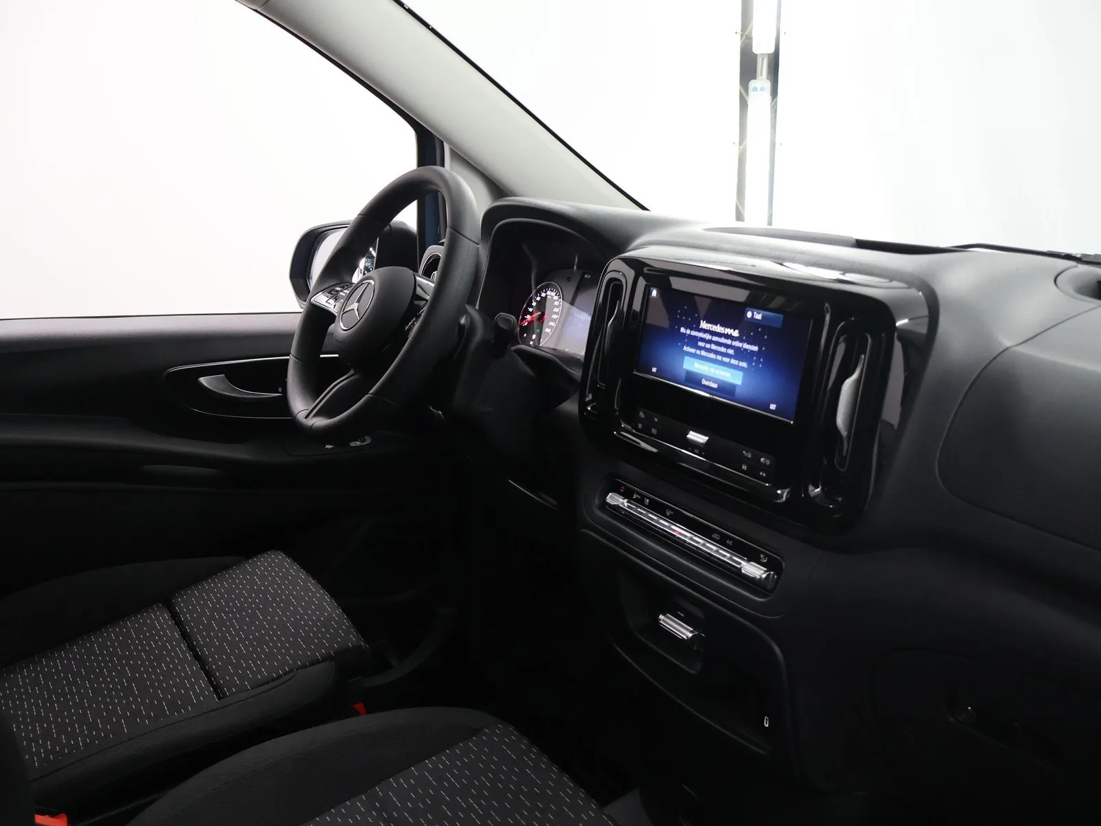Mercedes-Benz Vito (2024) — foto 1