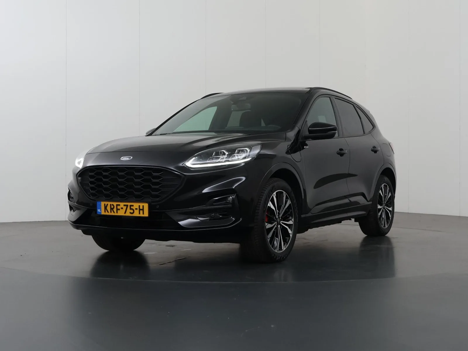 Ford Kuga (2022) — foto 1