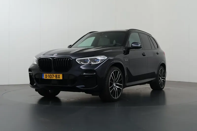 BMW X5 (2022)