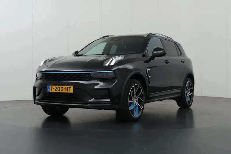 Lynk & Co 01 (2023)
