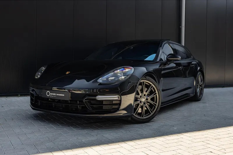 Porsche Panamera (2023)