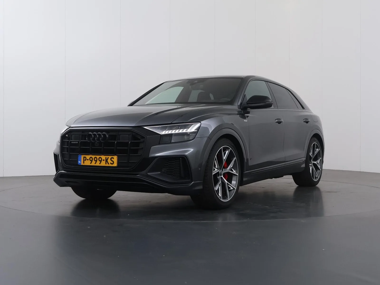 Audi Q8 (2021) — foto 1