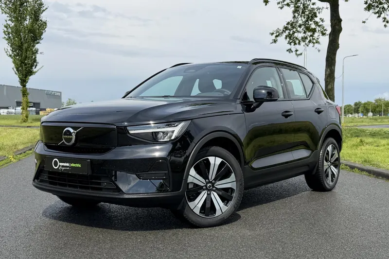 Volvo XC40 (2023)