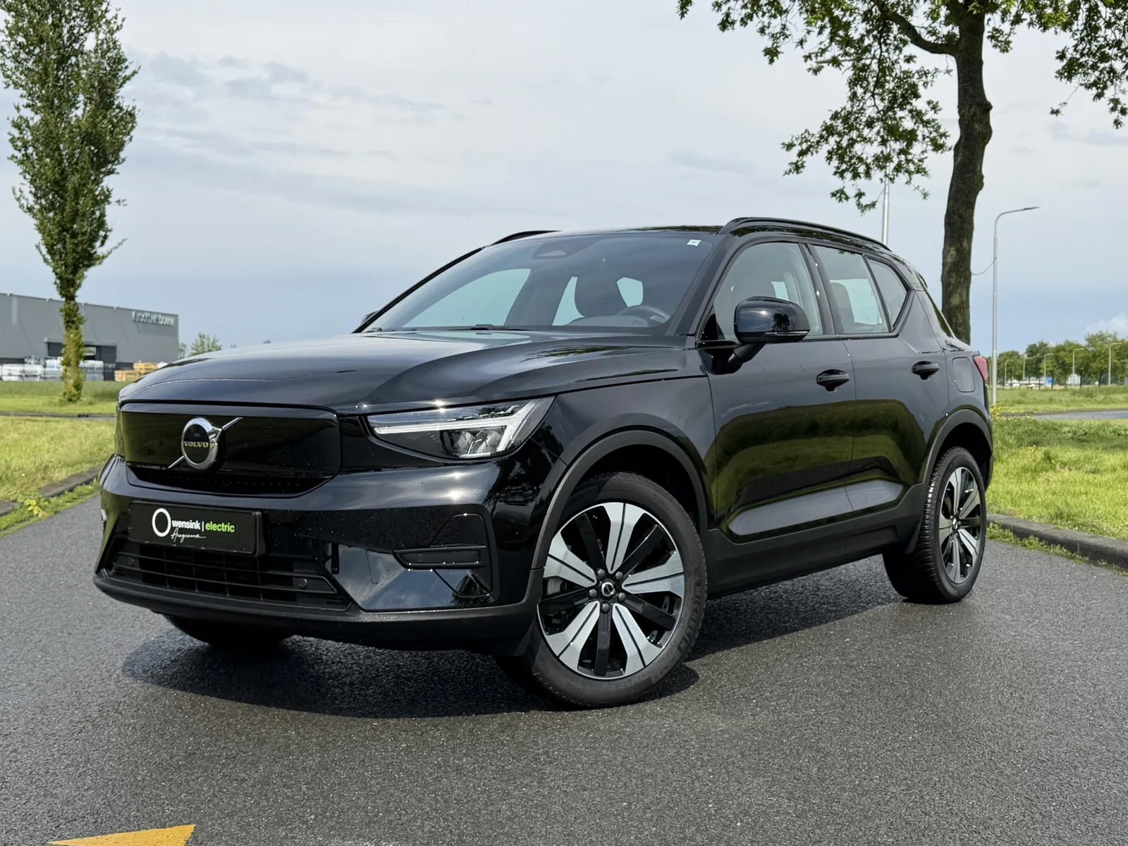 Volvo XC40 (2023) — foto 1