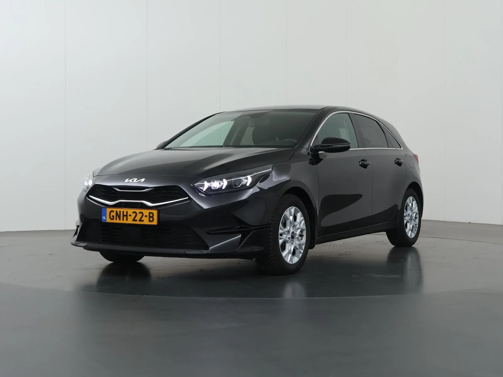 Kia Ceed (2024) — foto 1